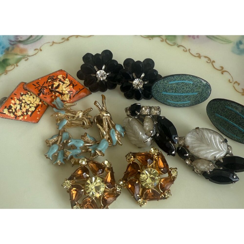 Vintage lot 6 Pair Of Earrings Rhinestone/Glass/Enamel